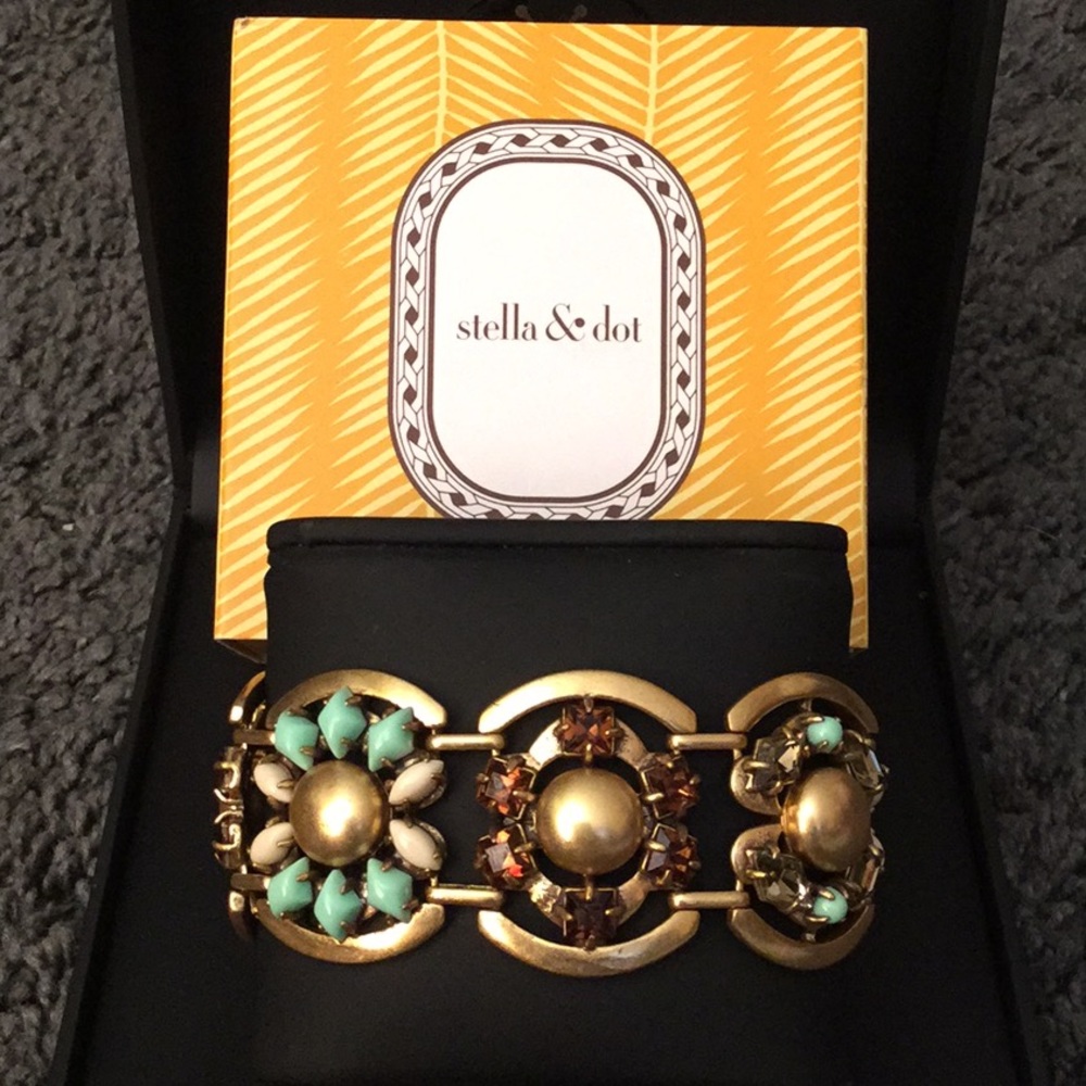 Stella and Dot Becca Bracelet. Mint.